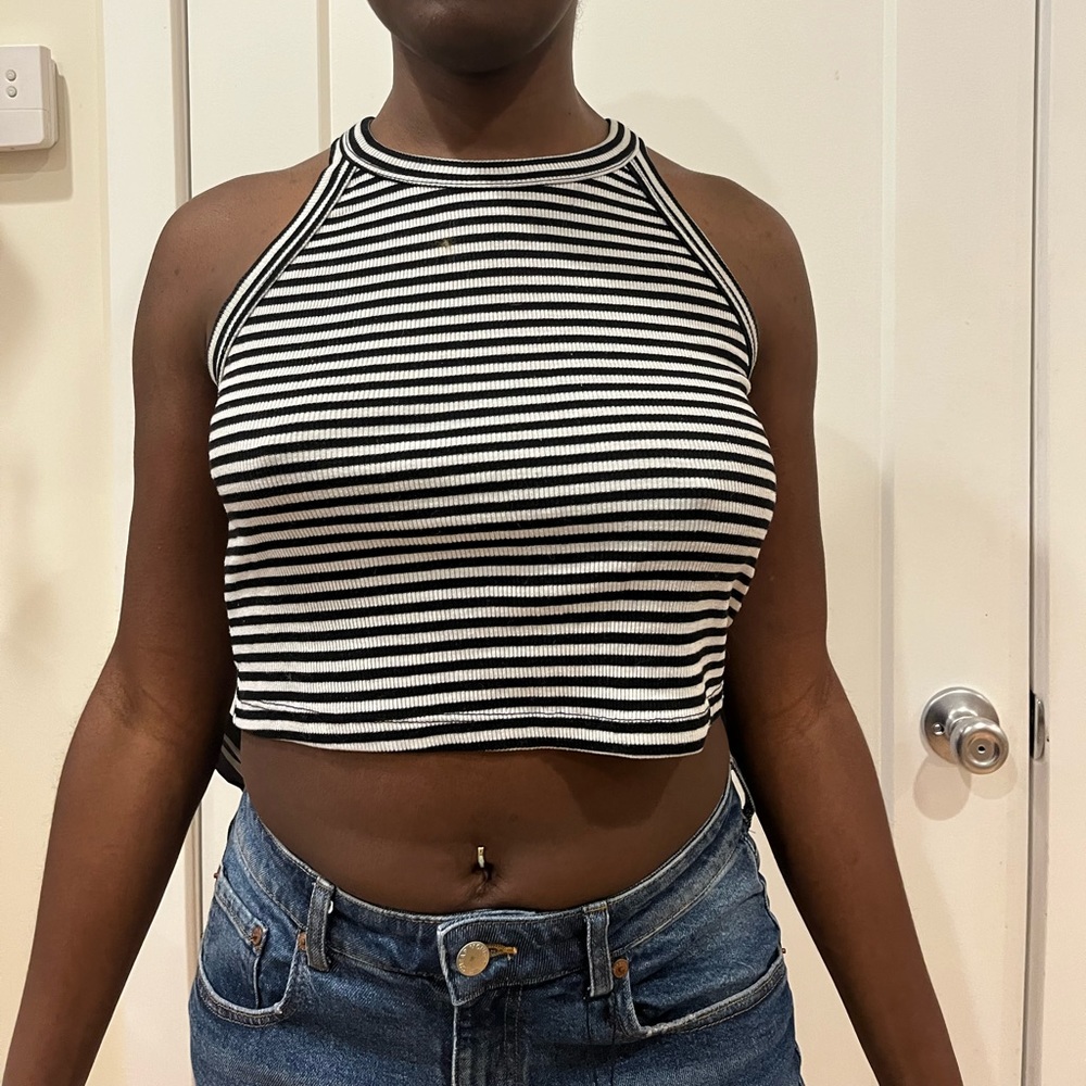 Truly madly deeply black and white crop top size L